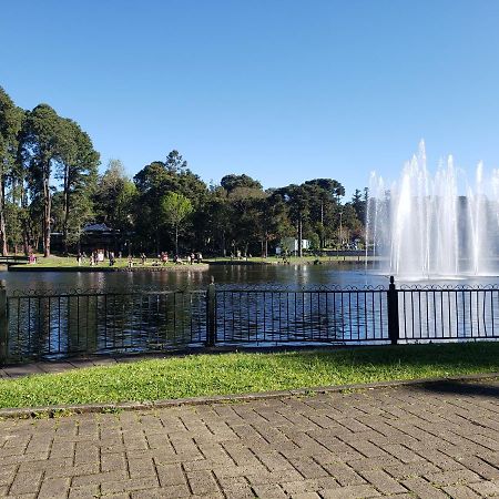 Lugar Encantador Com Patio, Proximo Ao Portico De Gramado Bagian luar foto